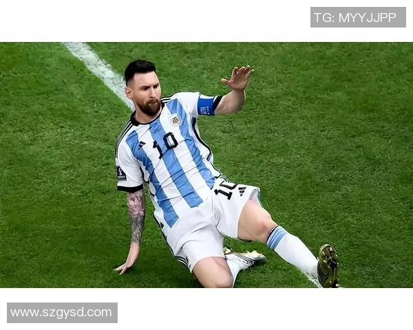 以传奇前锋梅西职业生涯转折点解析与世界足球发展影响研究