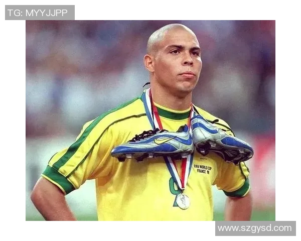 足球历史上最具影响力的8号球星盘点与传奇时刻回顾