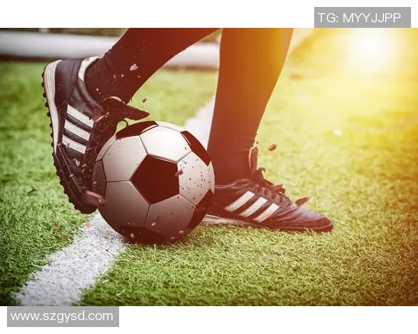 足球球星拉个勾说你爱我与青春岁月的激情碰撞与回忆